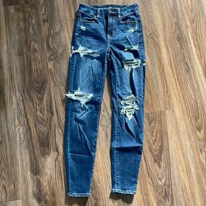 American Eagle High-Waisted Ripped Skinny Jeans - Size 00